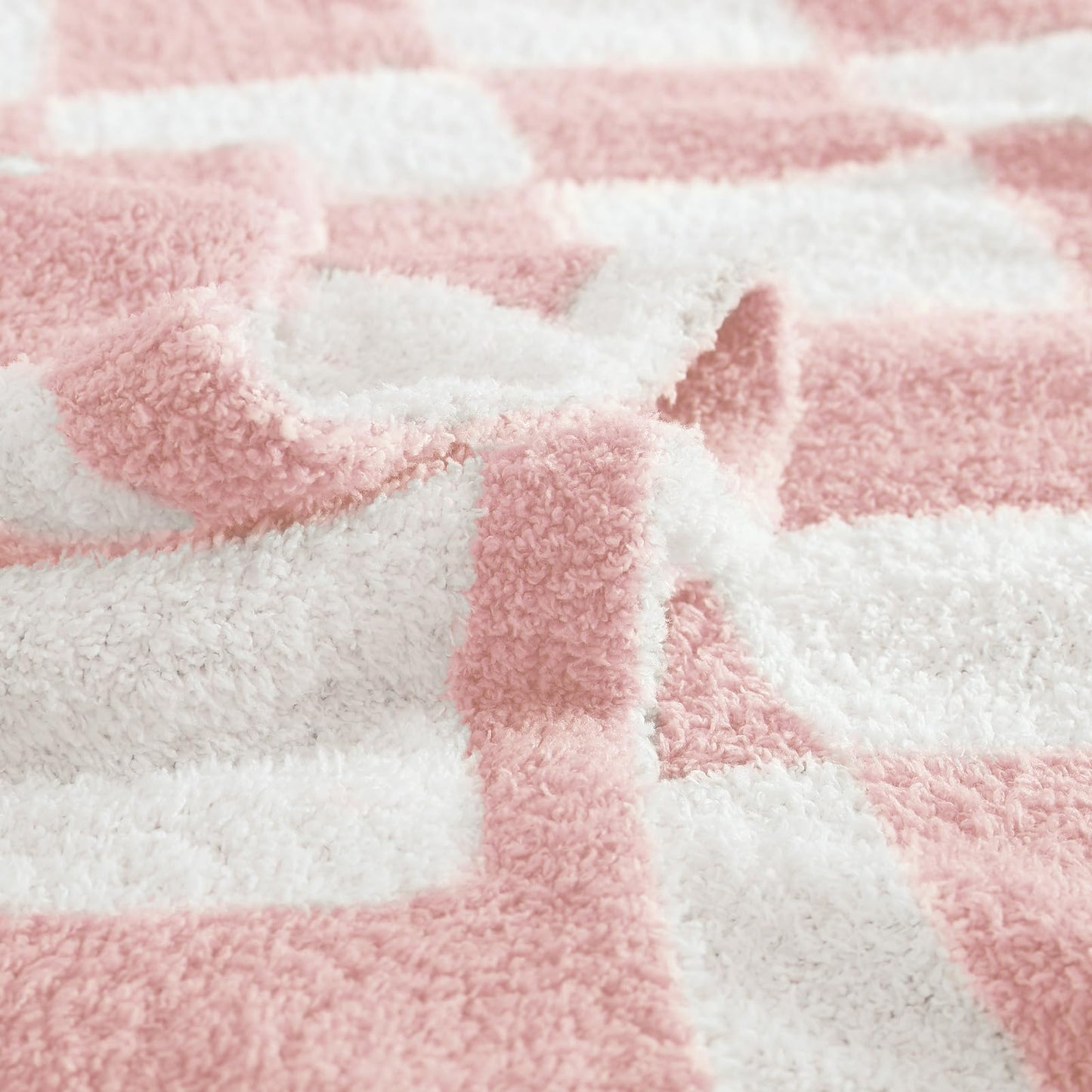 Cozy Checkered Throw Blanket