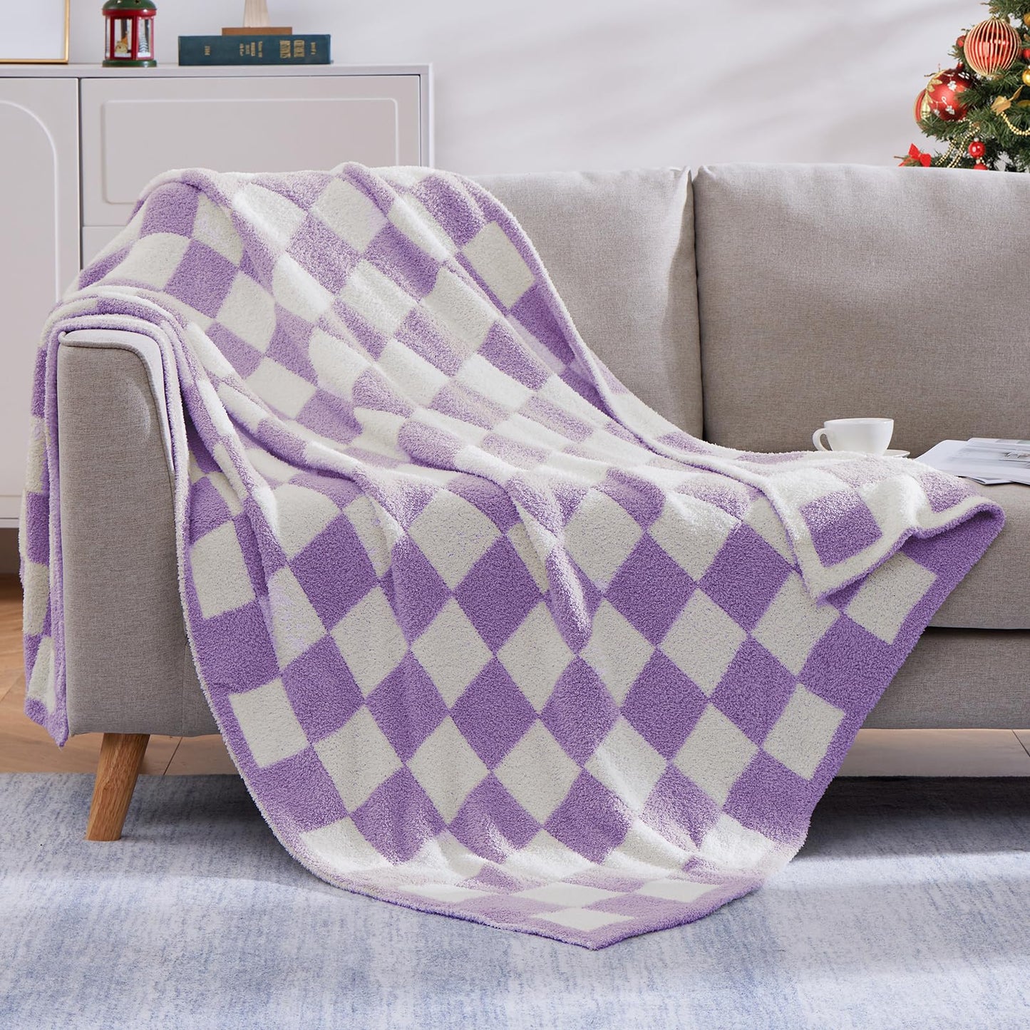 Cozy Checkered Throw Blanket