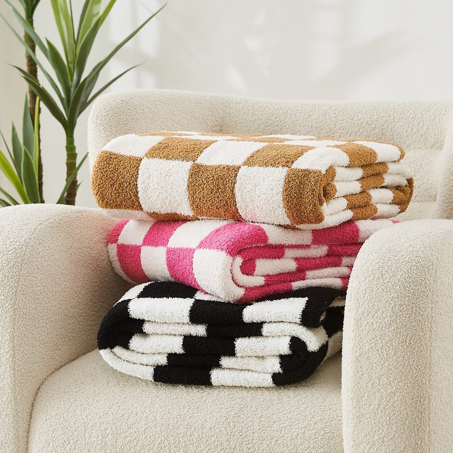 Cozy Checkered Throw Blanket