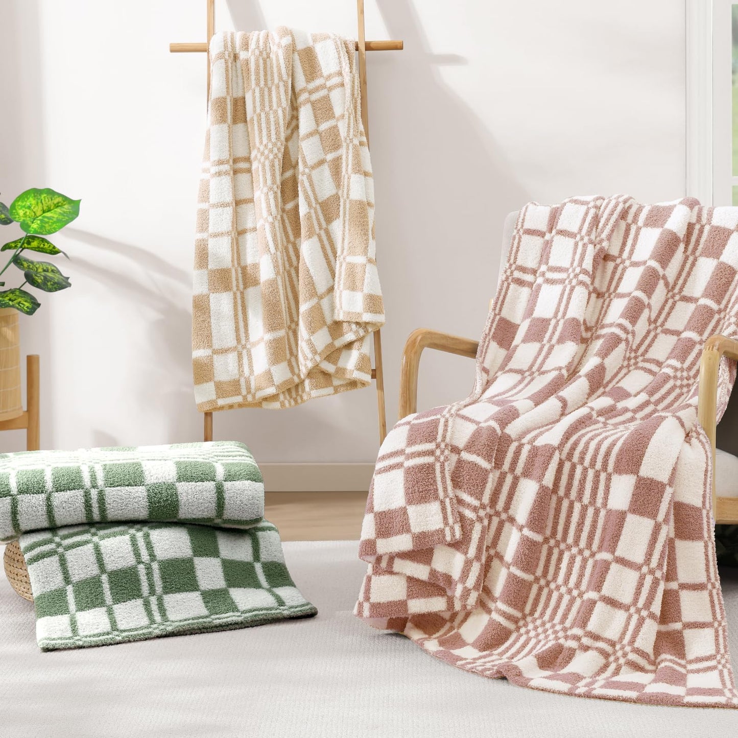 Cozy Checkered Throw Blanket