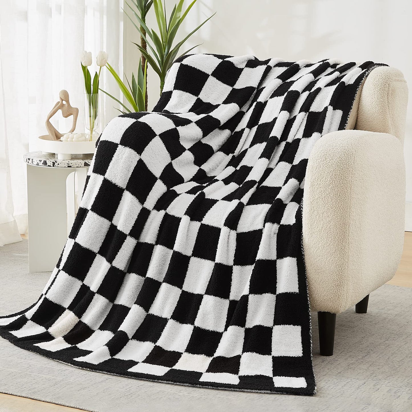 Cozy Checkered Throw Blanket