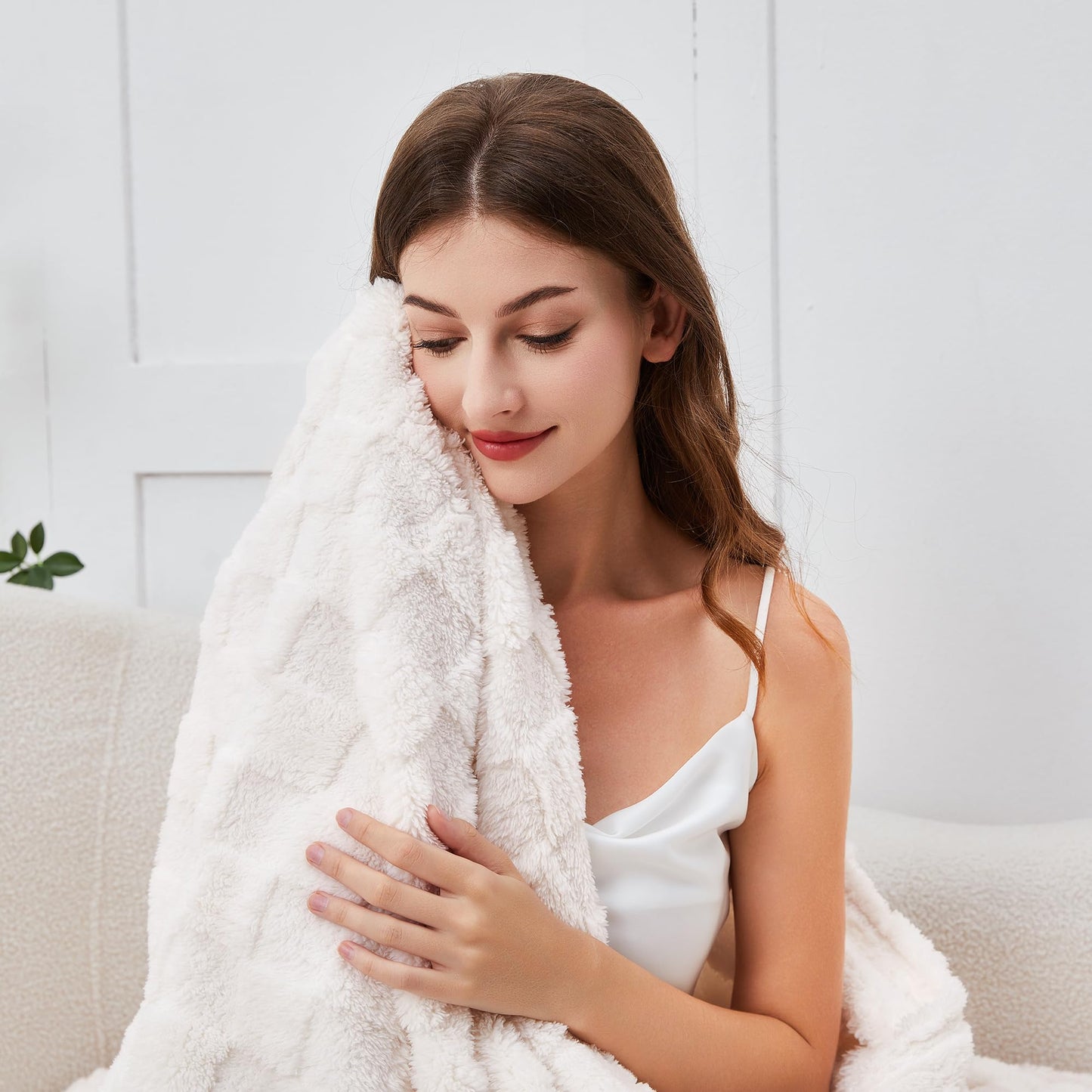 Luxury Plush Faux Fur Throw Blanket