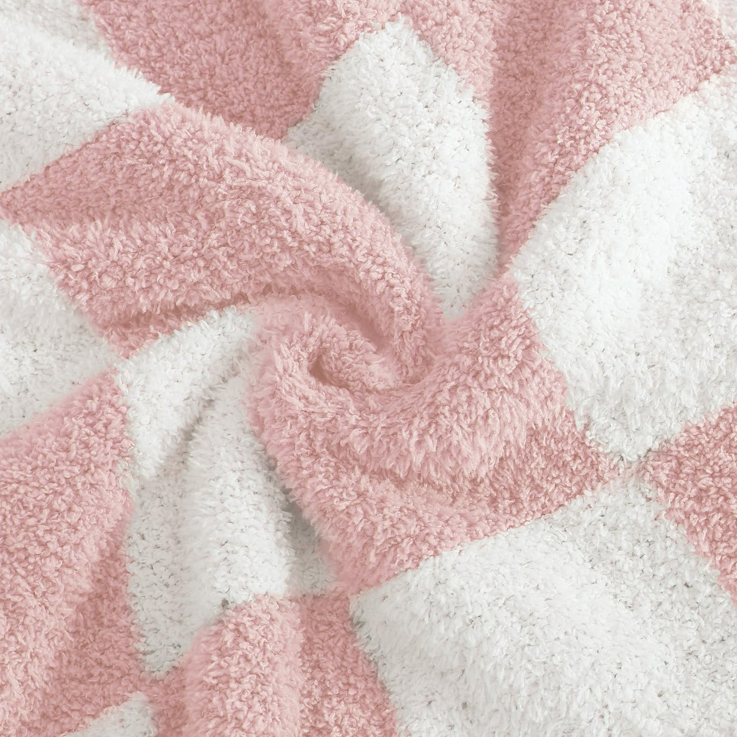 Cozy Checkered Throw Blanket
