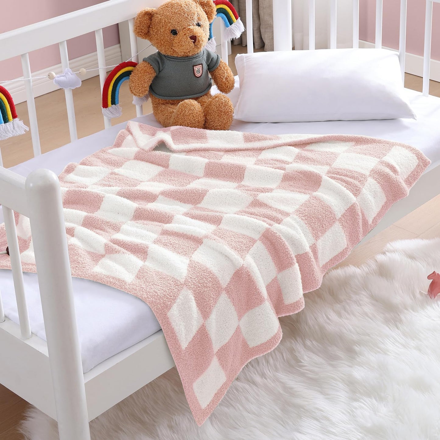 Cozy Checkered Throw Blanket
