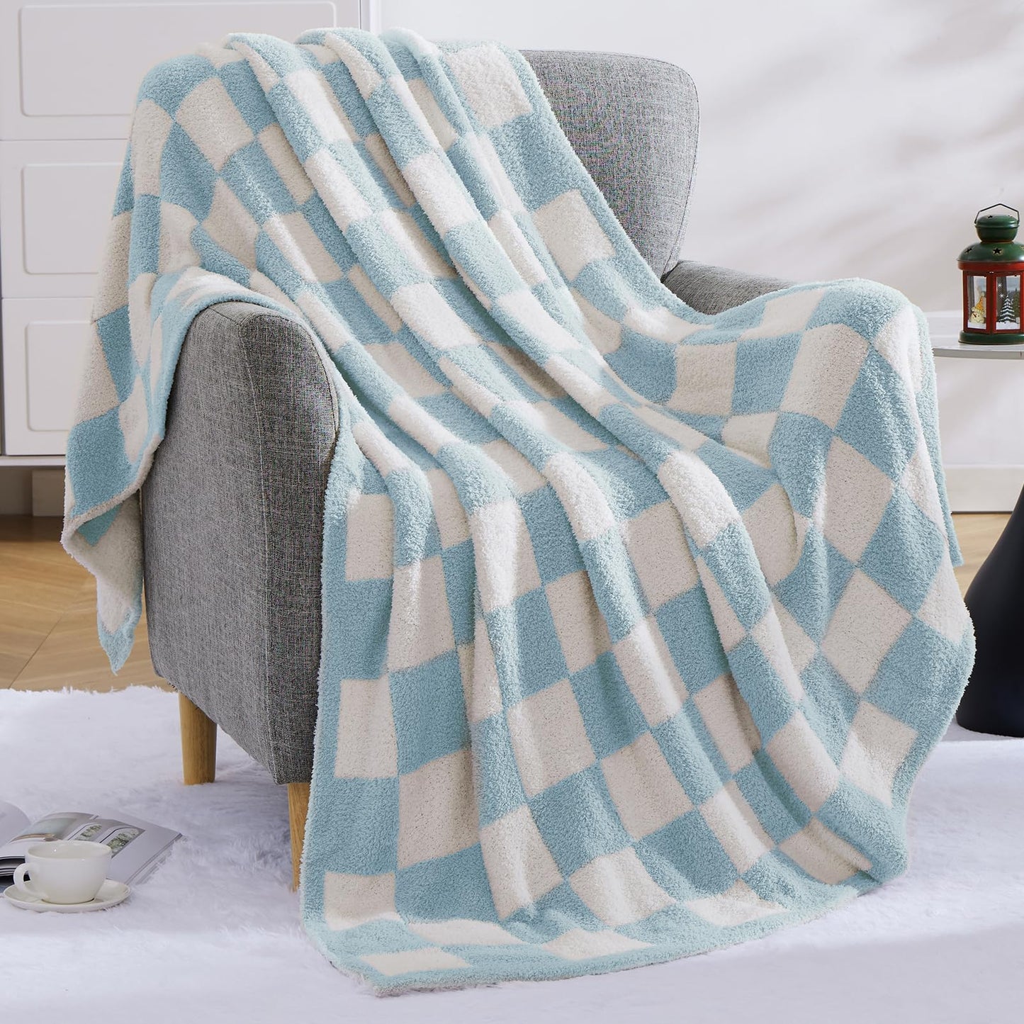 Cozy Checkered Throw Blanket