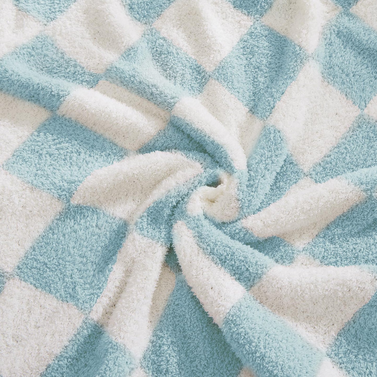 Cozy Checkered Throw Blanket