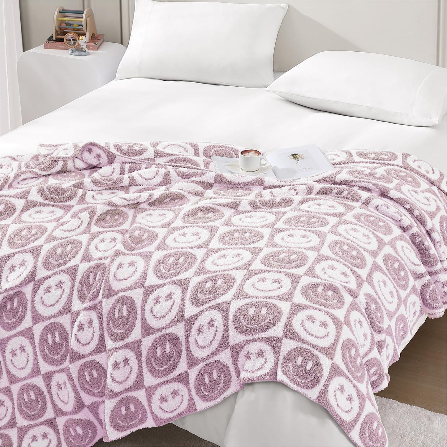 Cozy Checkered Throw Blanket