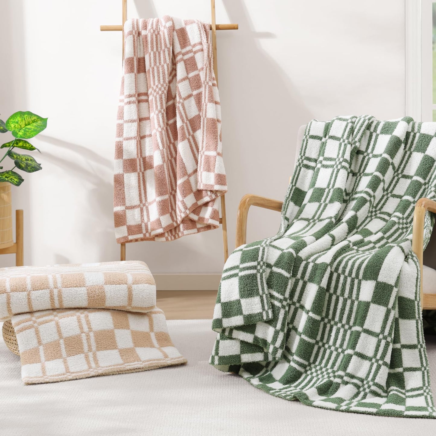 Cozy Checkered Throw Blanket