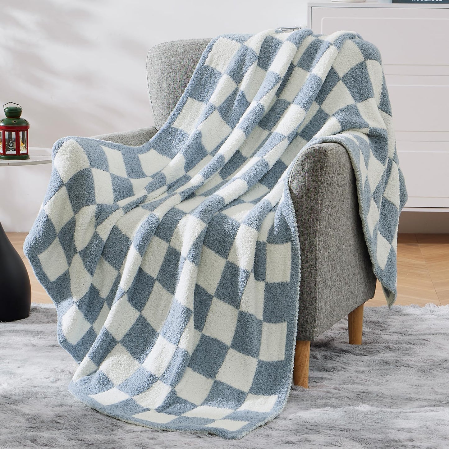 Cozy Checkered Throw Blanket