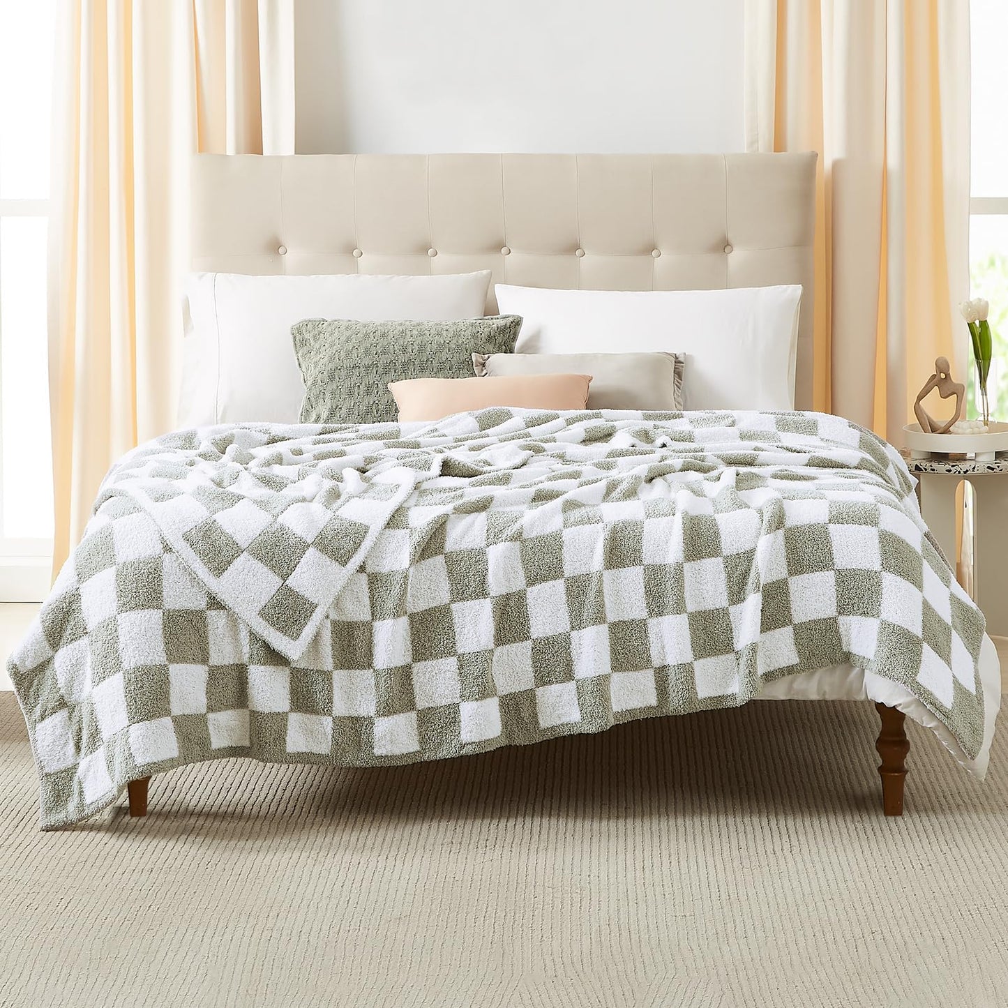 Cozy Checkered Throw Blanket