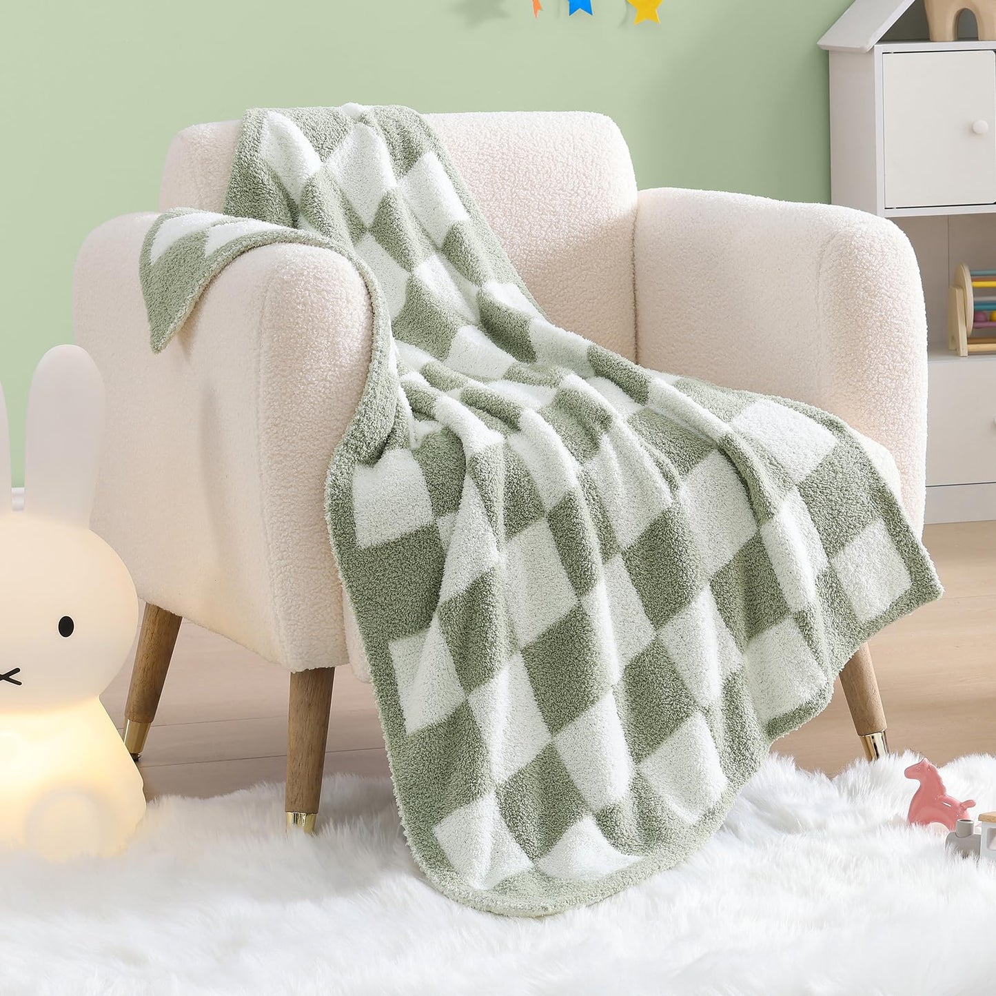 Cozy Checkered Throw Blanket