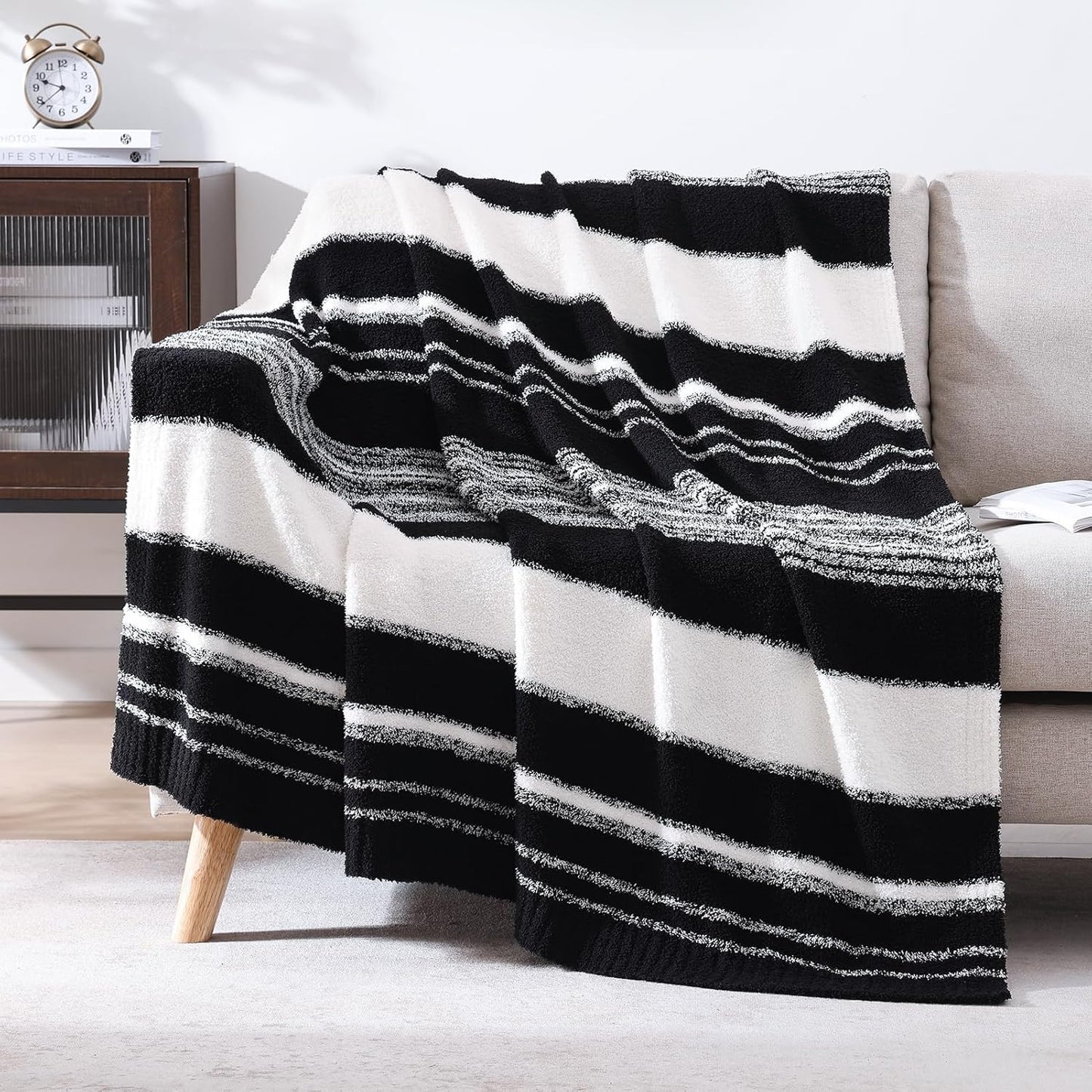 Cozy Checkered Throw Blanket