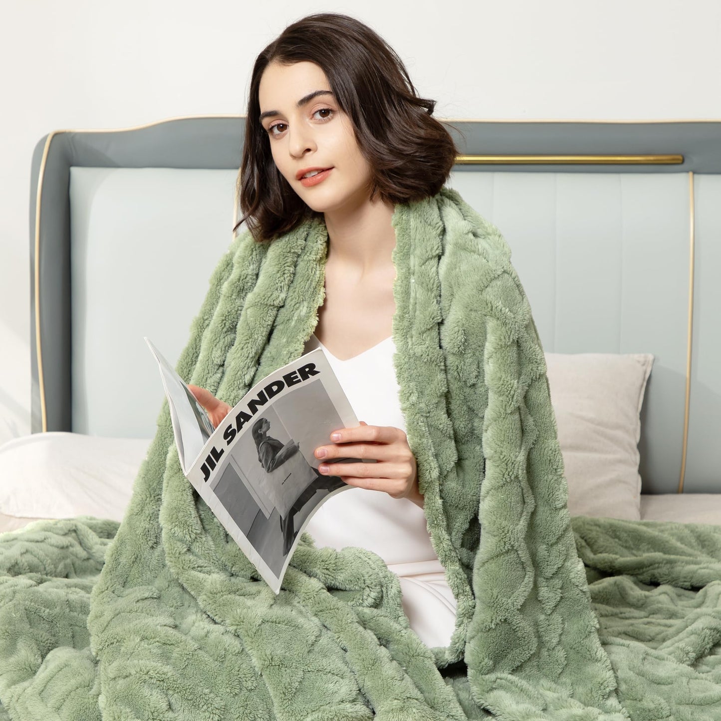 Luxury Plush Faux Fur Throw Blanket