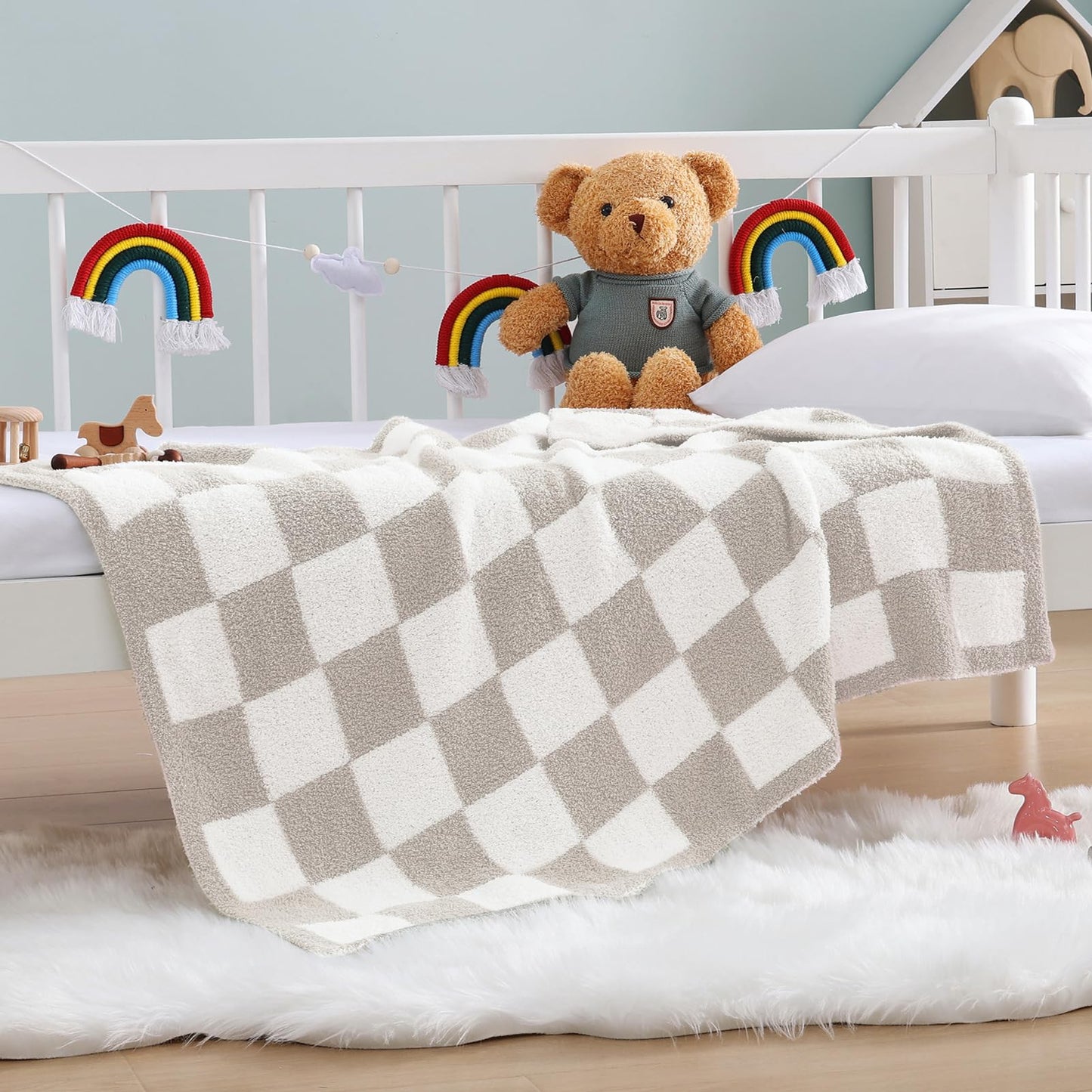 Cozy Checkered Throw Blanket