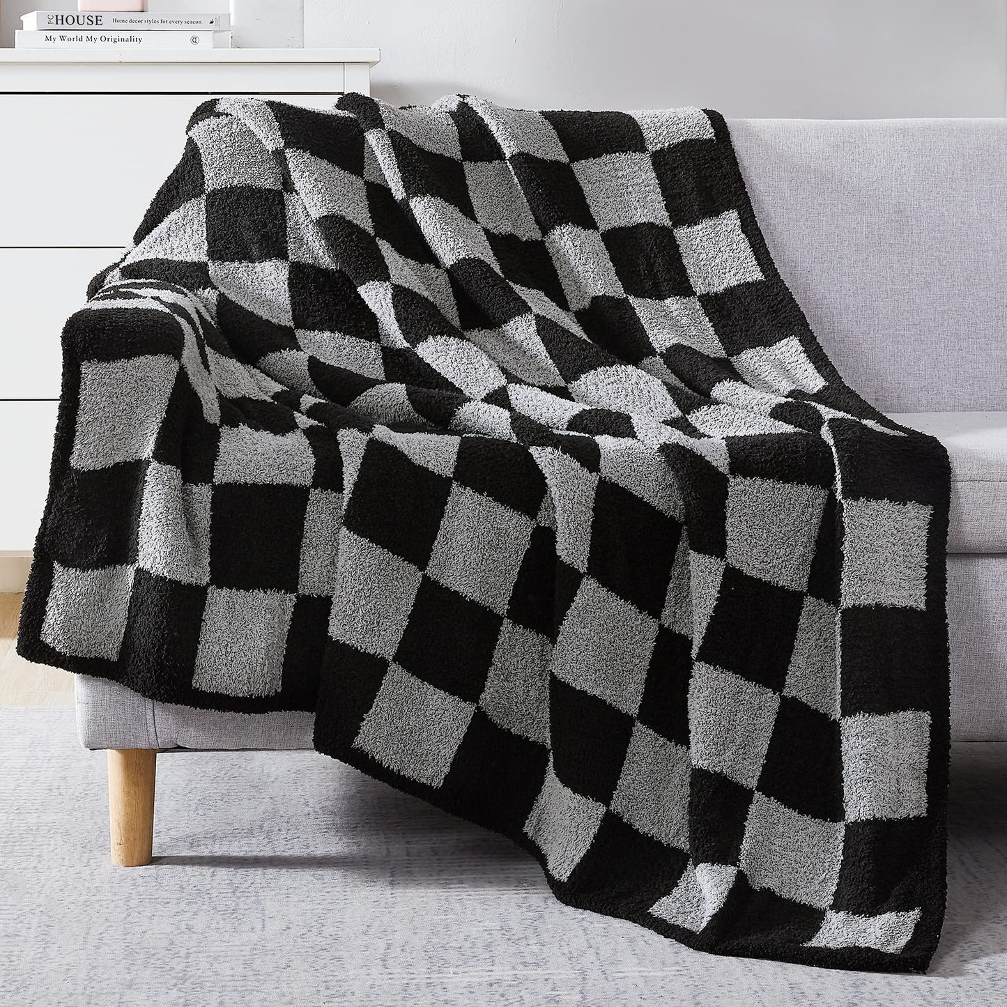 Cozy Checkered Throw Blanket