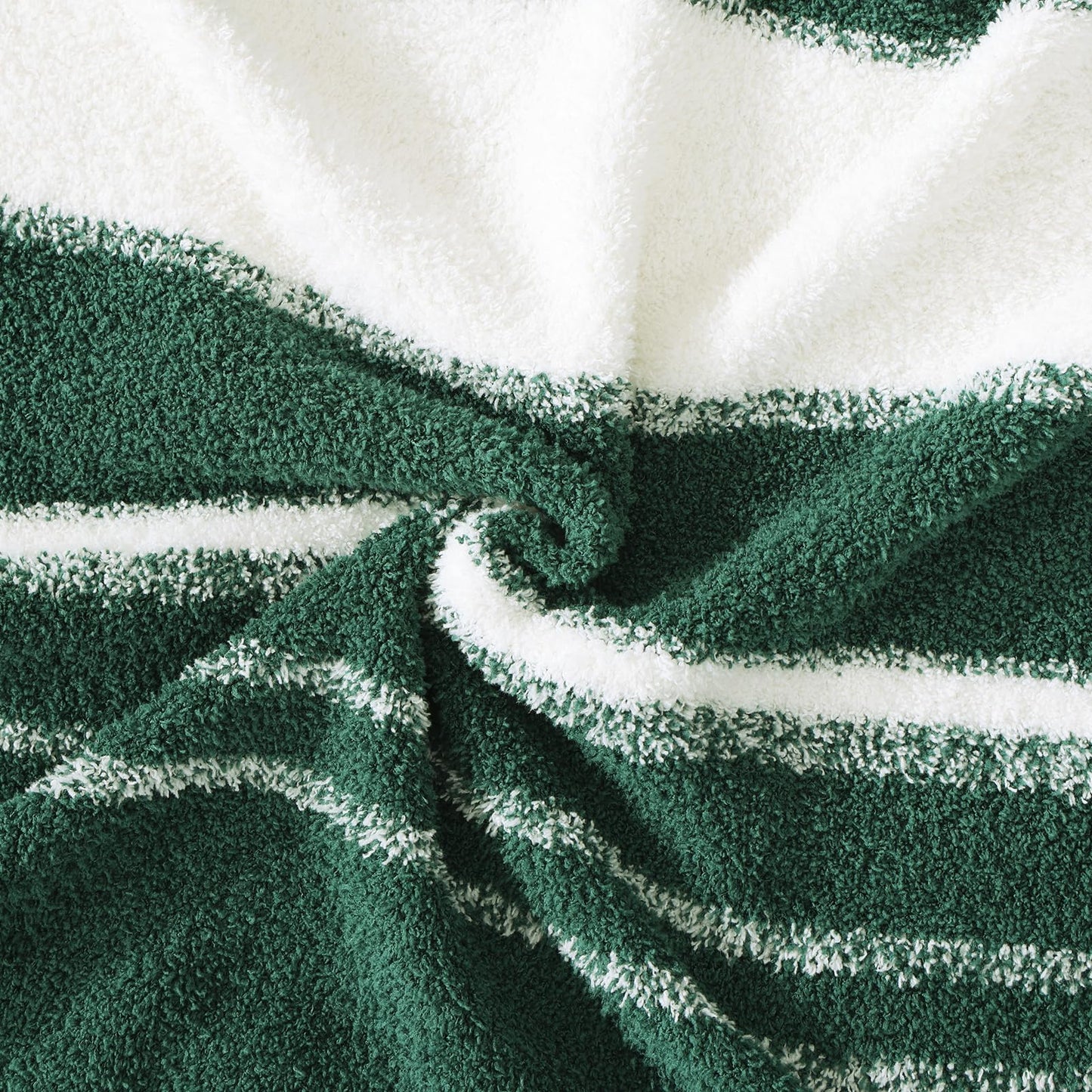 Cozy Checkered Throw Blanket