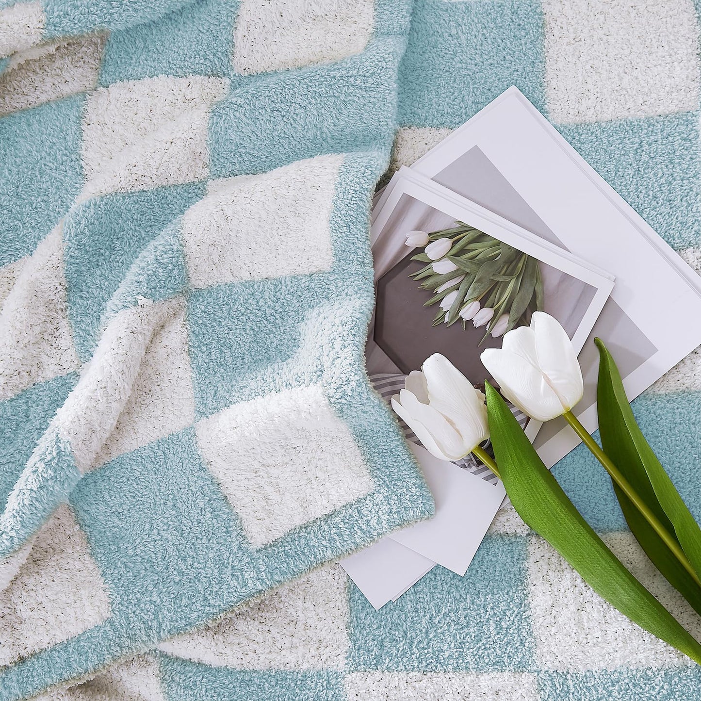 Cozy Checkered Throw Blanket