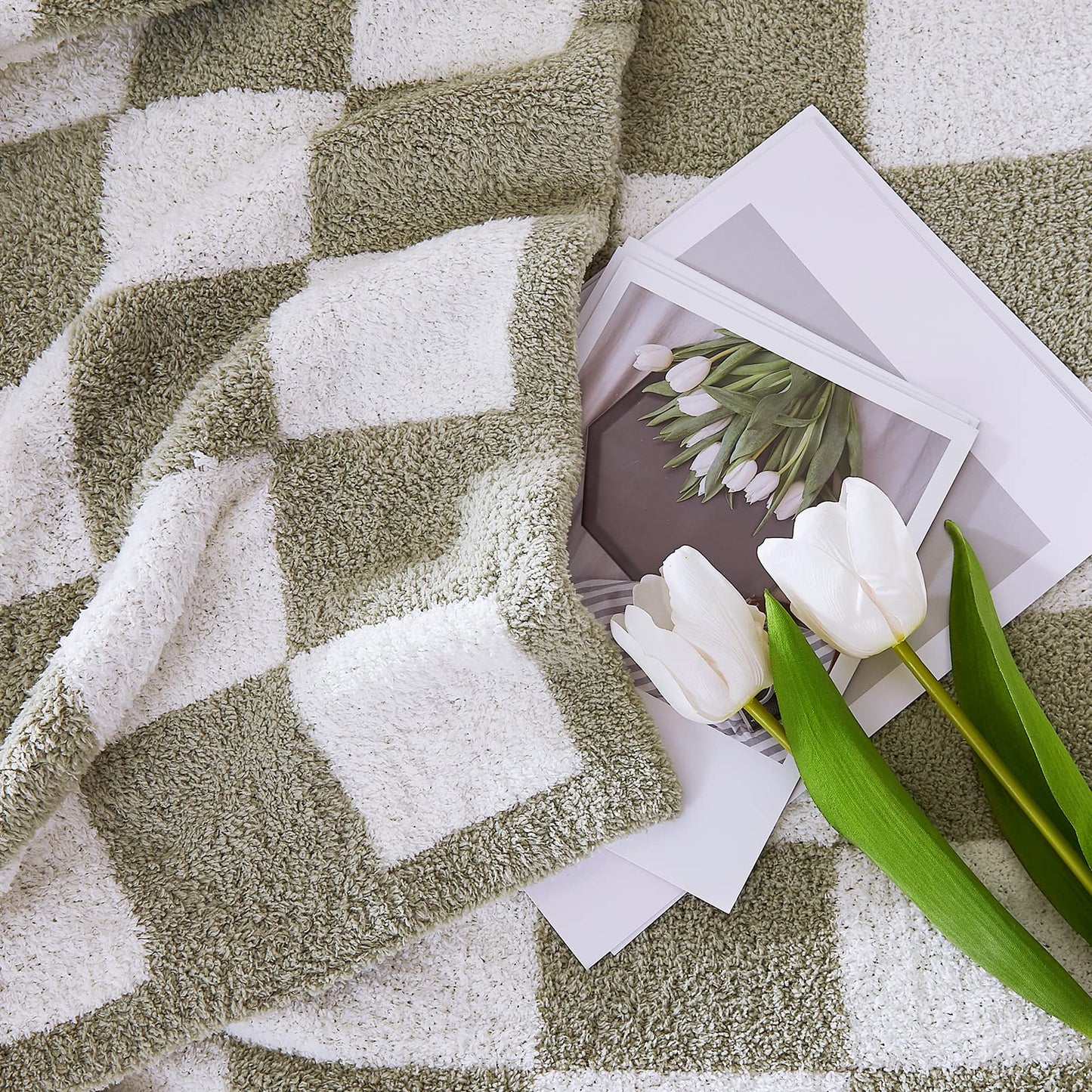 Cozy Checkered Throw Blanket