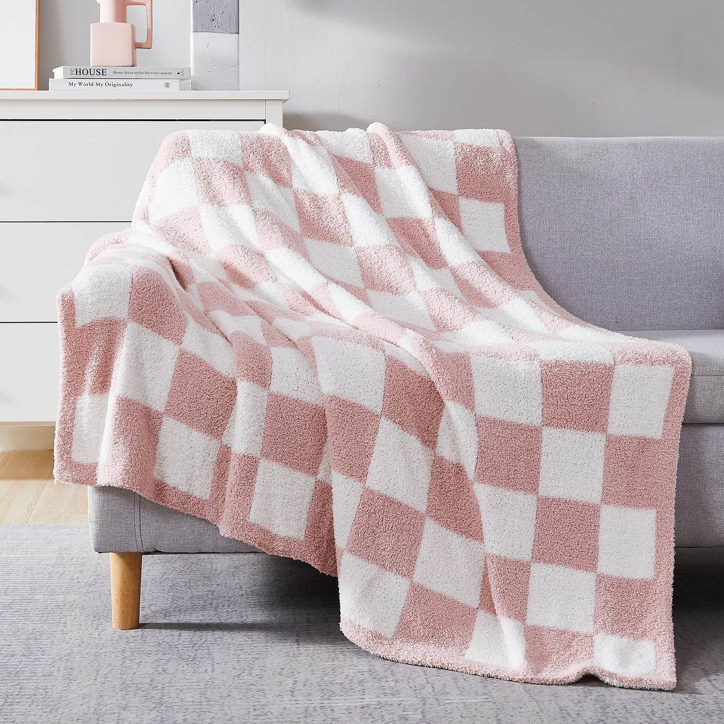Cozy Checkered Throw Blanket