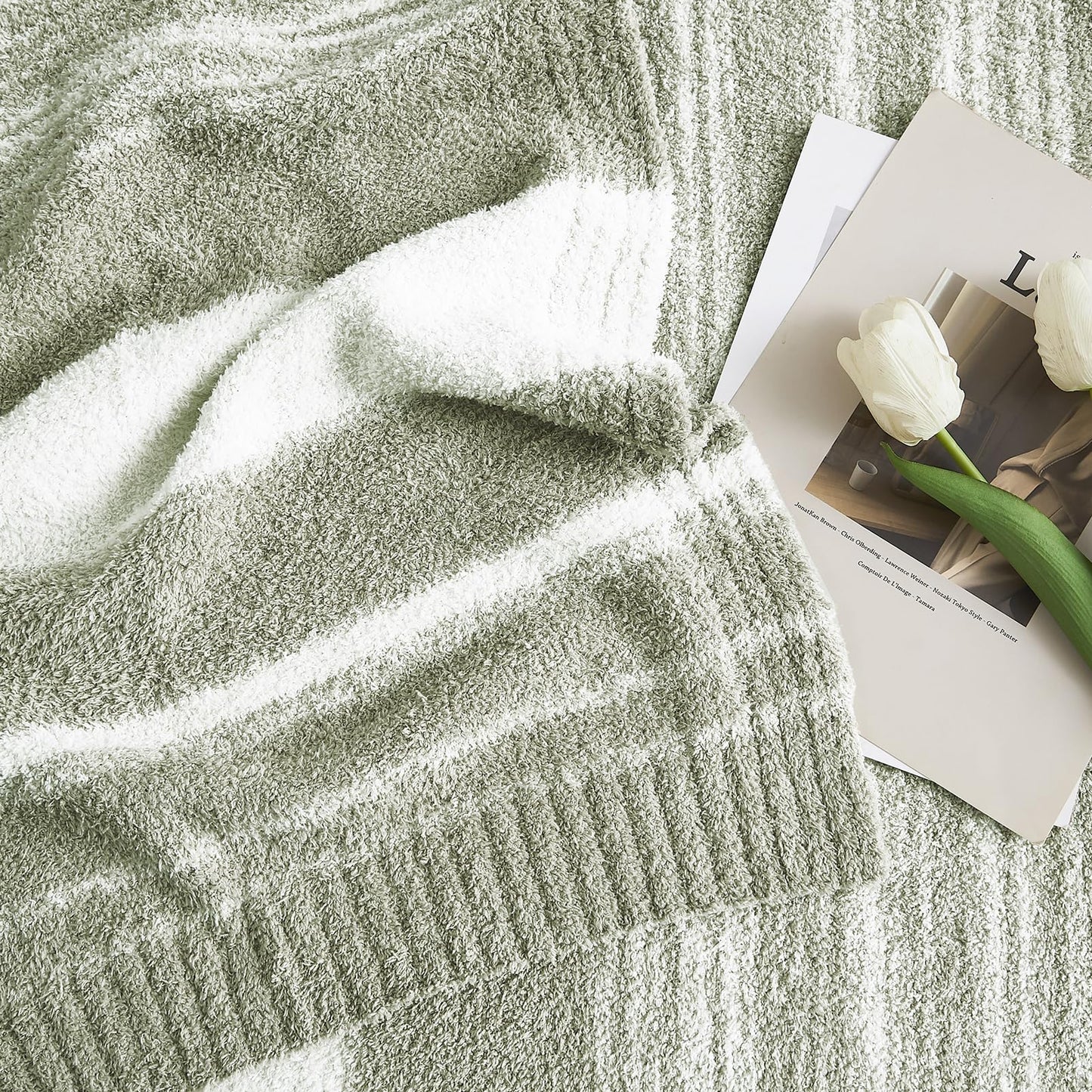 Cozy Checkered Throw Blanket