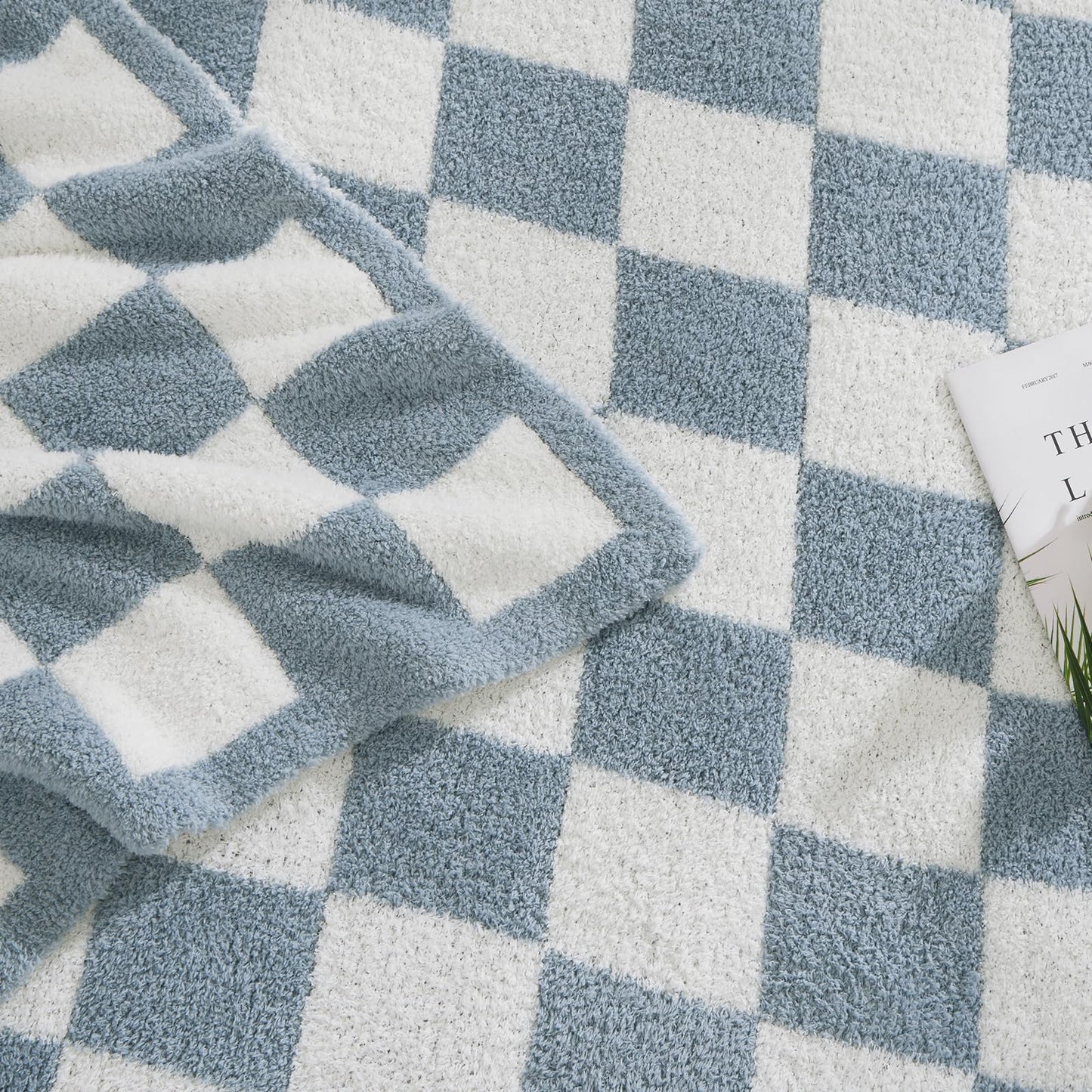 Cozy Checkered Throw Blanket