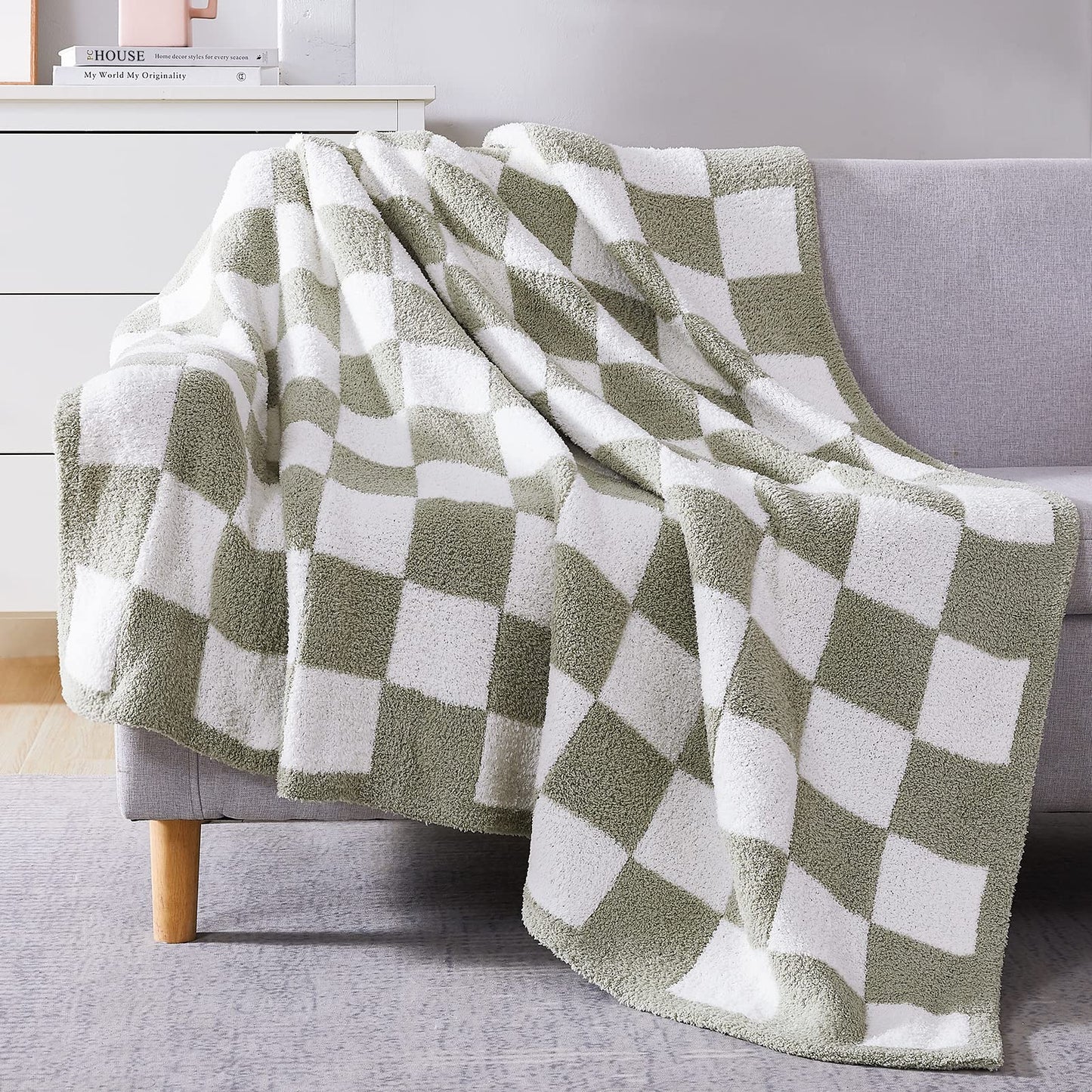 Cozy Checkered Throw Blanket
