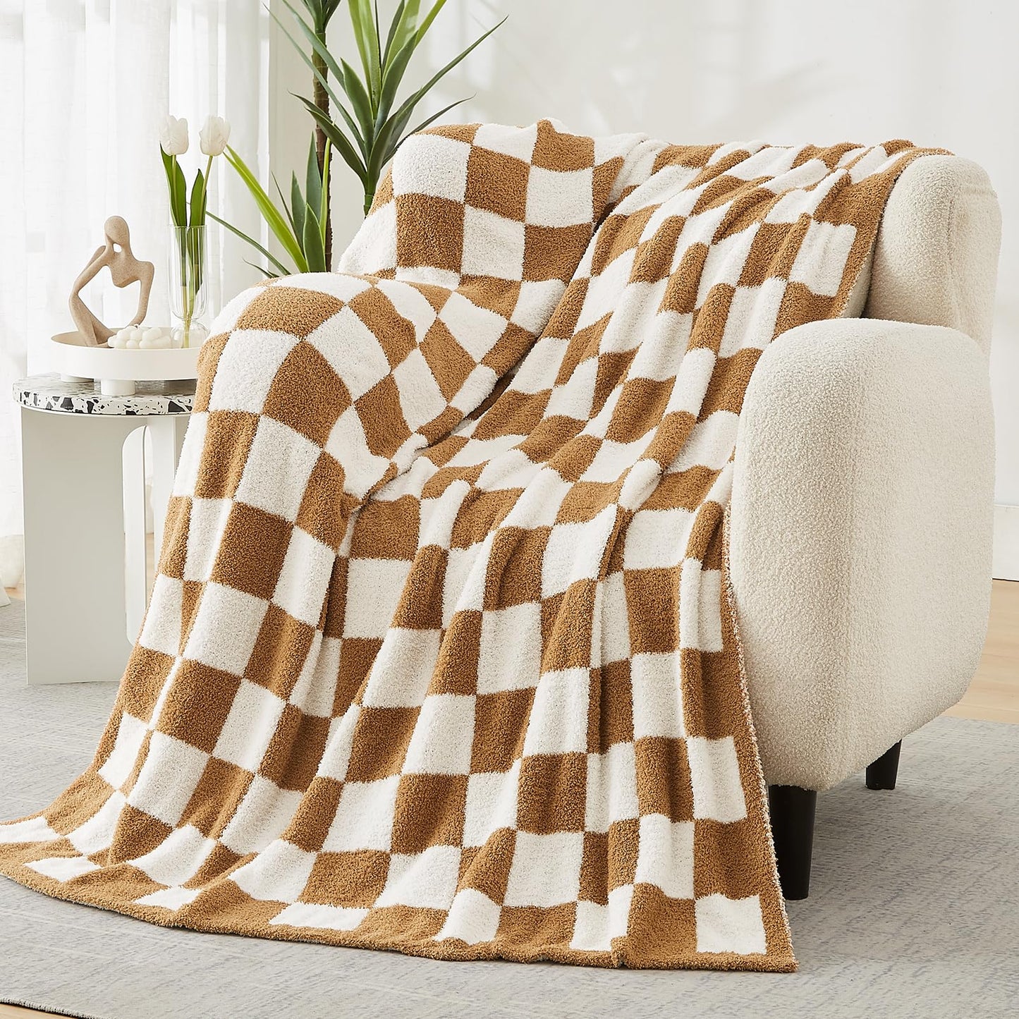 Cozy Checkered Throw Blanket