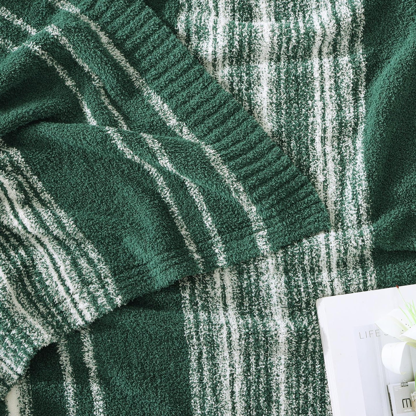 Cozy Checkered Throw Blanket