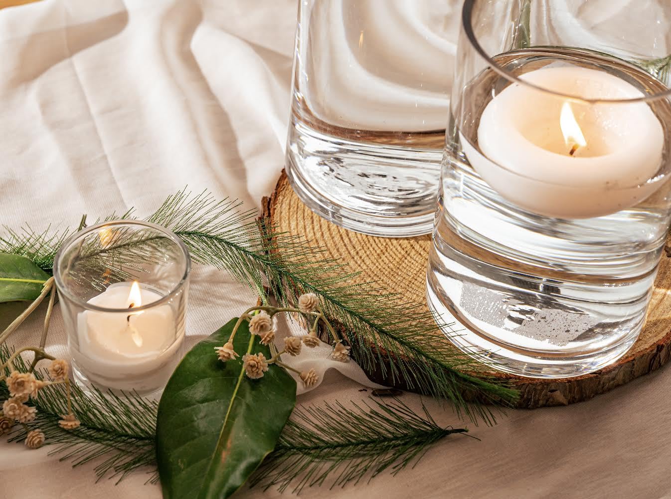 Rustic Centerpiece Rounds for Weddings, Crafts & Home Décor | Kiln-Dried, Sustainable Wood (6 or 10 Pack)