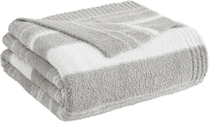 Cozy Checkered Throw Blanket