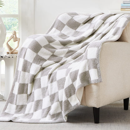 Cozy Checkered Throw Blanket