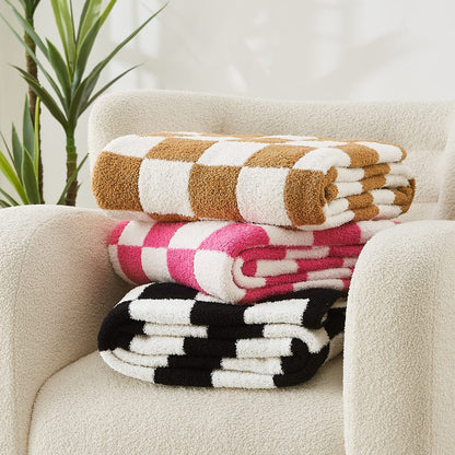 Cozy Checkered Throw Blanket