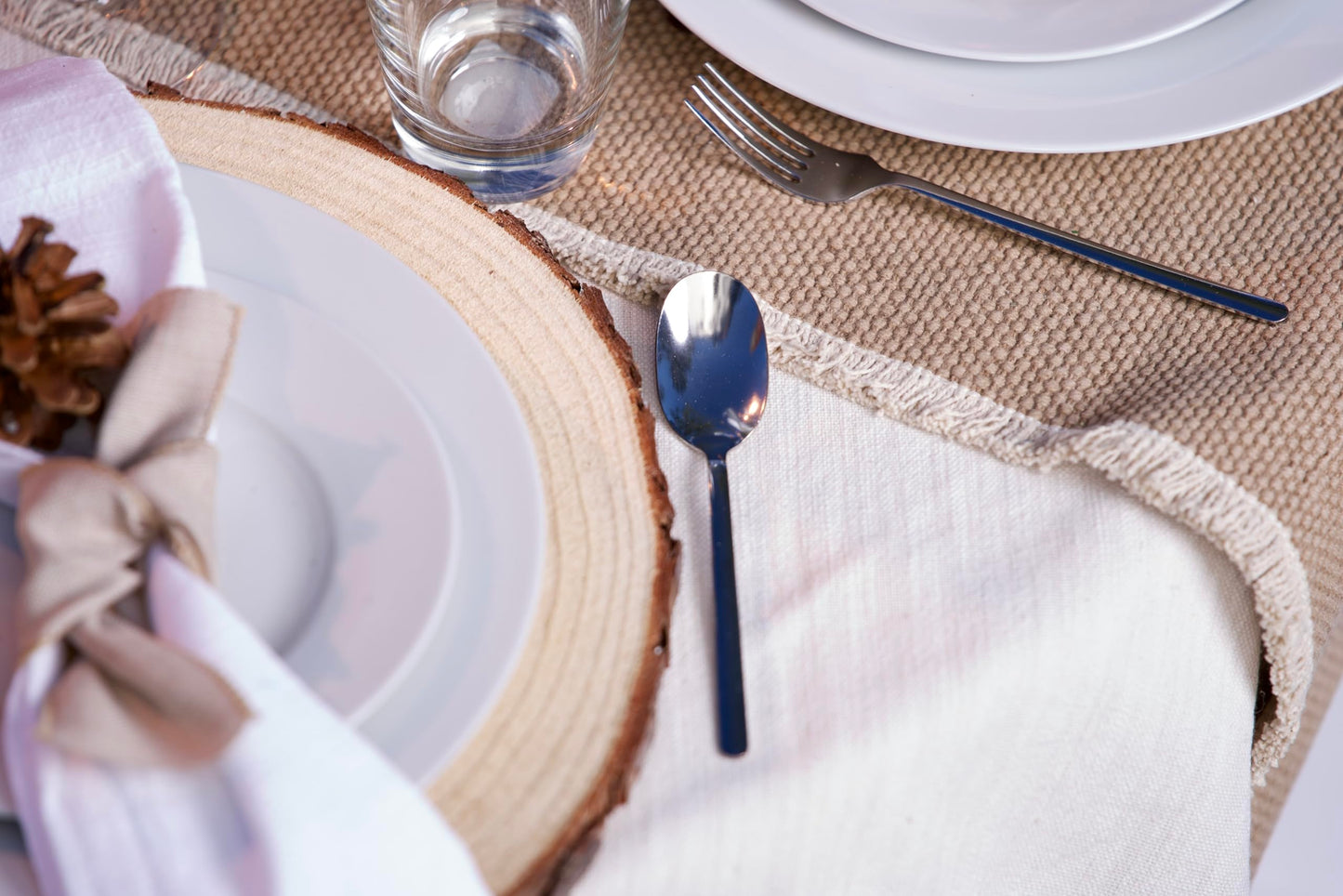 Rustic Centerpiece Rounds for Weddings, Crafts & Home Décor | Kiln-Dried, Sustainable Wood (6 or 10 Pack)