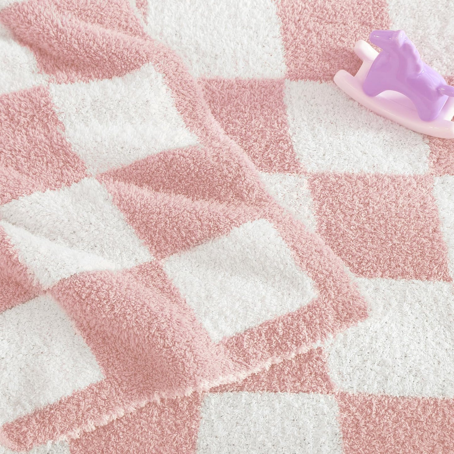 Cozy Checkered Throw Blanket