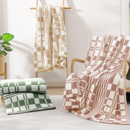 Cozy Checkered Throw Blanket