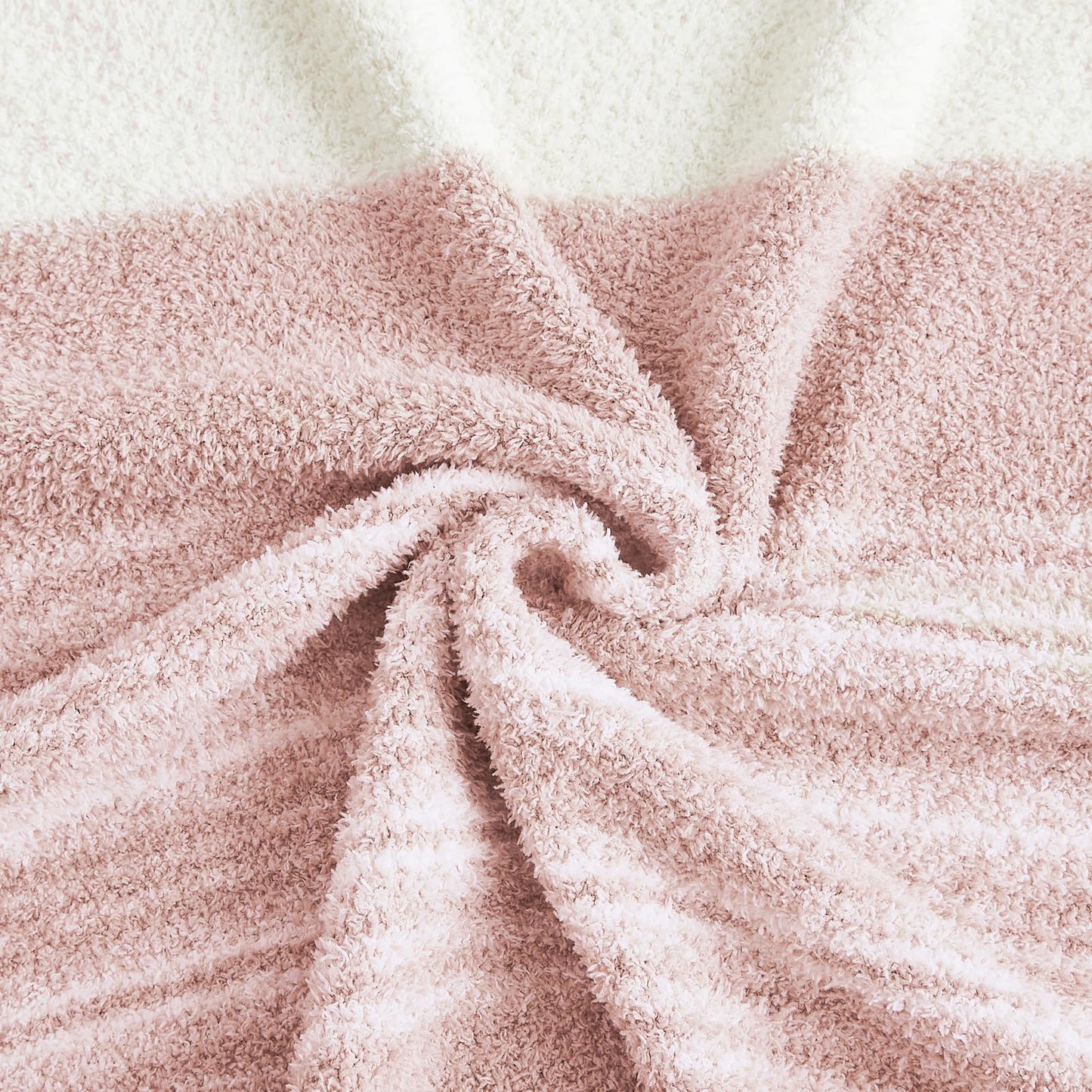 Cozy Checkered Throw Blanket
