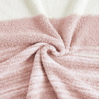 Cozy Checkered Throw Blanket