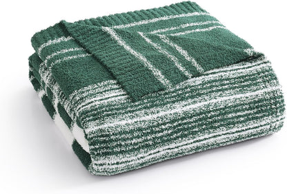 Cozy Checkered Throw Blanket