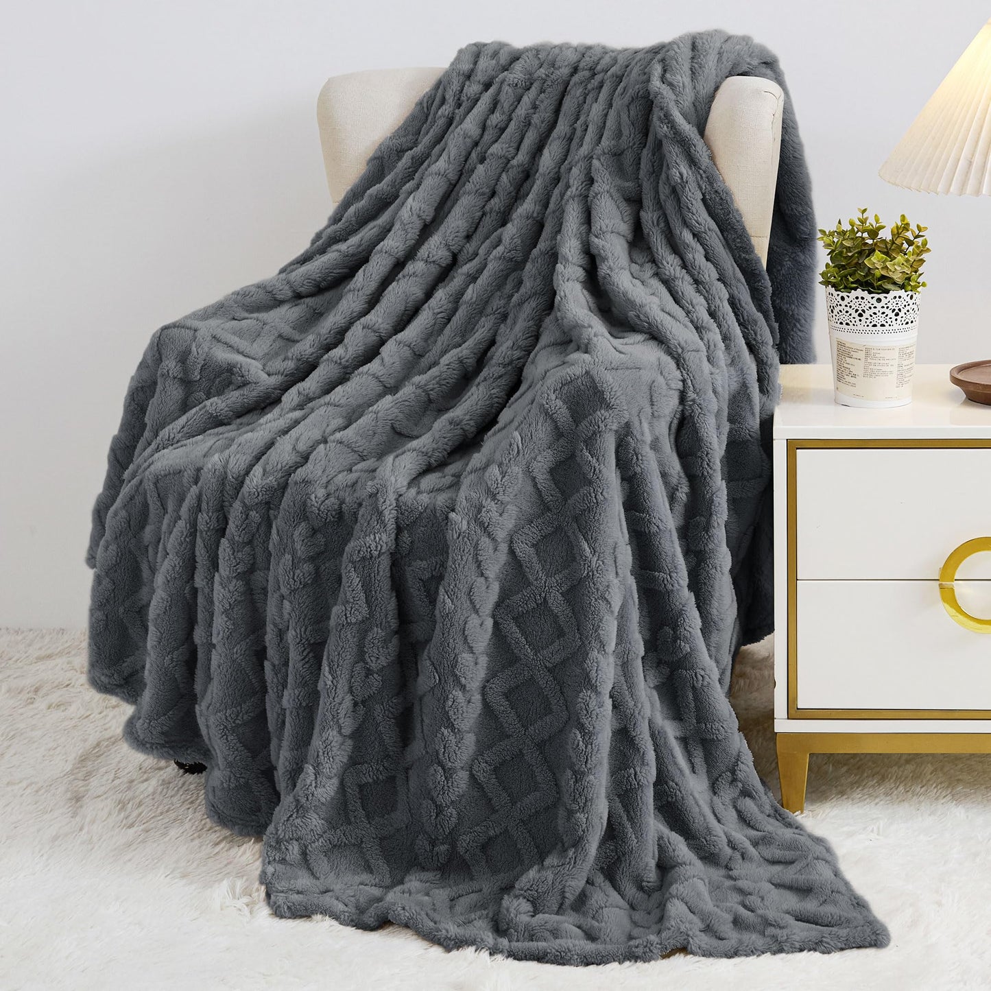 Luxury Plush Faux Fur Throw Blanket
