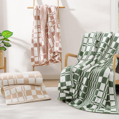 Cozy Checkered Throw Blanket