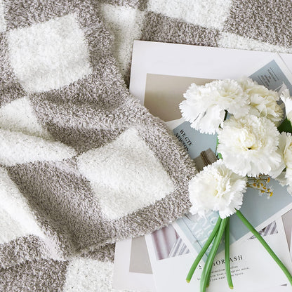 Cozy Checkered Throw Blanket