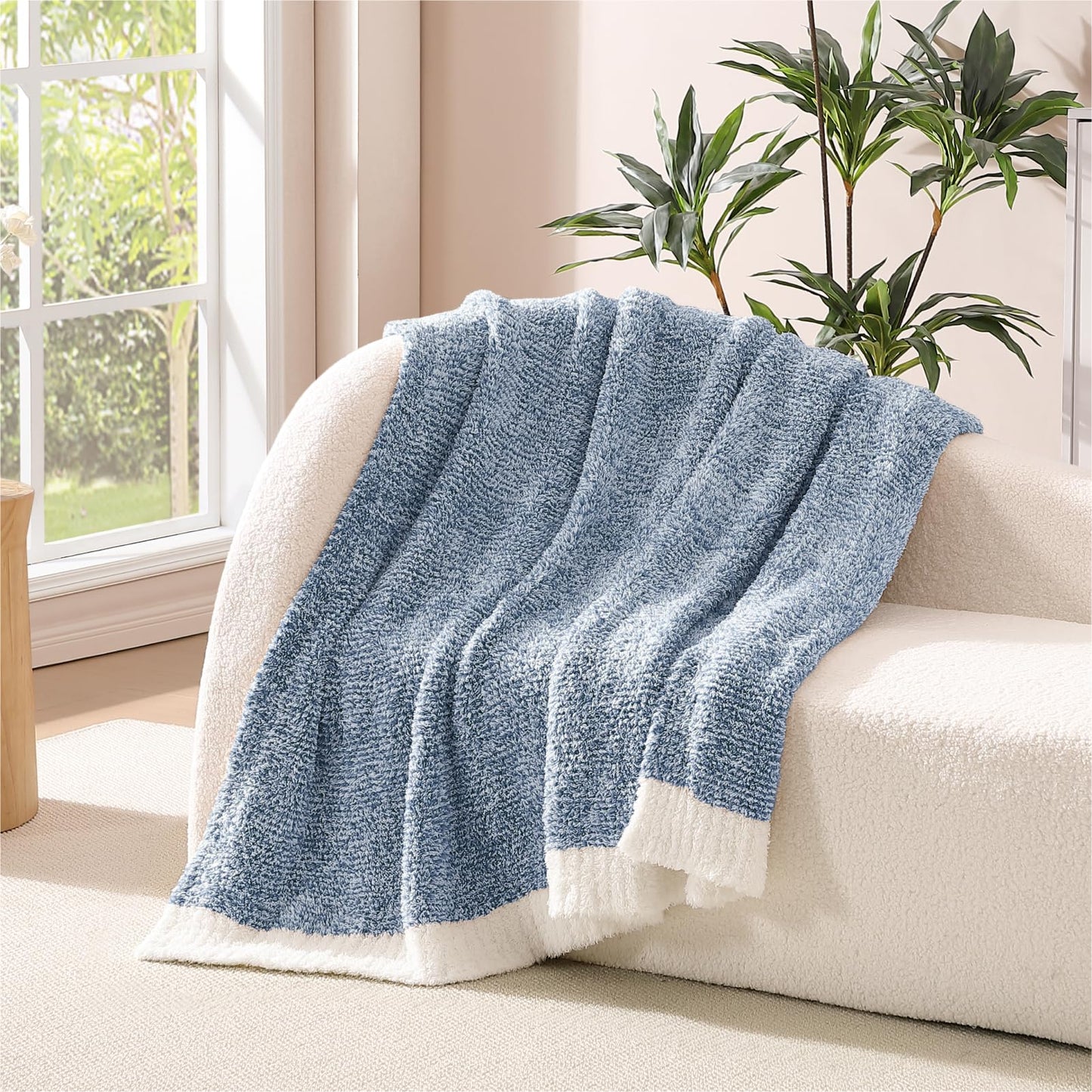 Cozy Checkered Throw Blanket