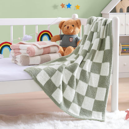 Cozy Checkered Throw Blanket