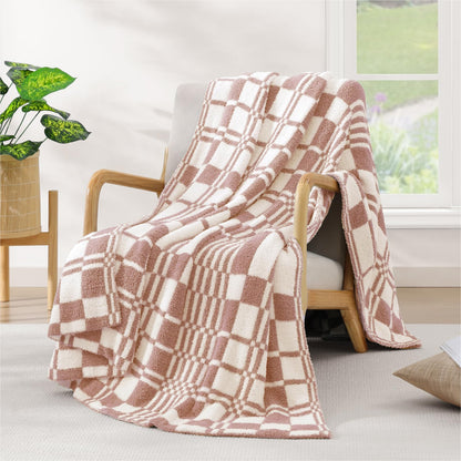 Cozy Checkered Throw Blanket