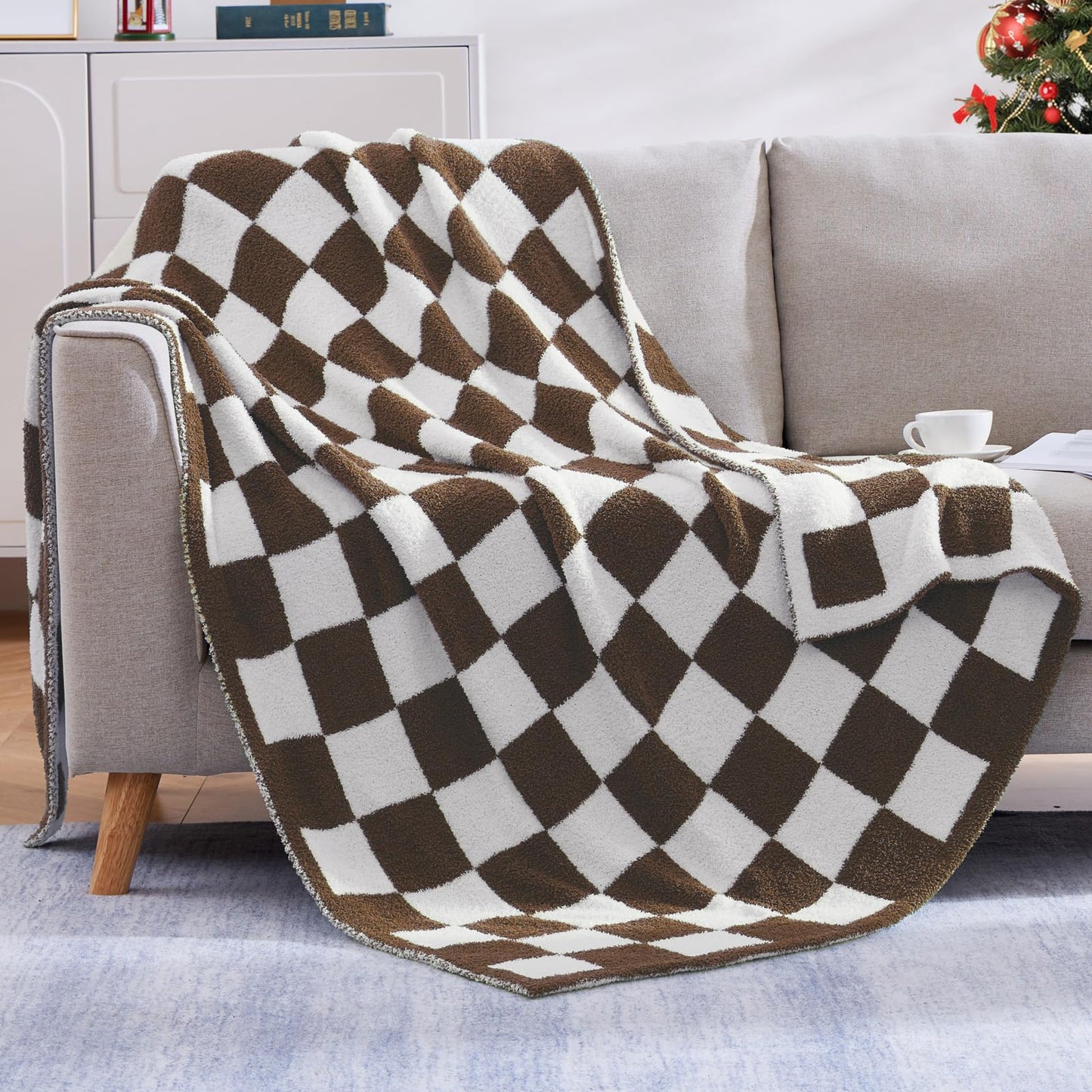 Cozy Checkered Throw Blanket
