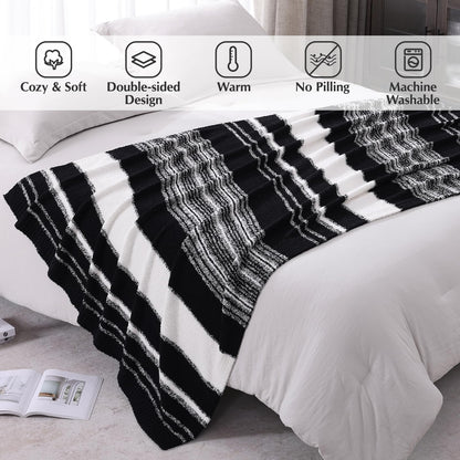 Cozy Checkered Throw Blanket