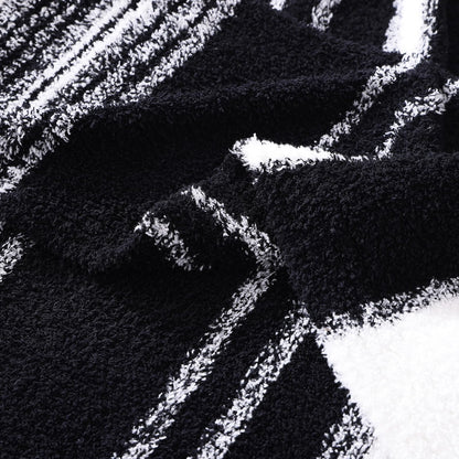 Cozy Checkered Throw Blanket