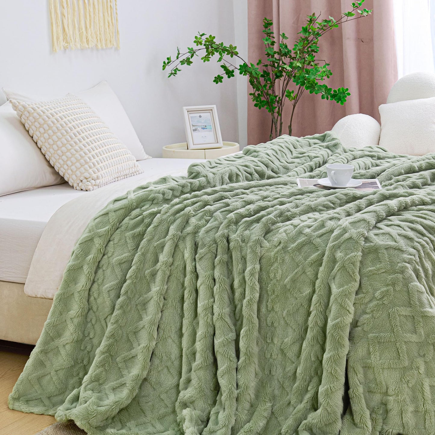 Luxury Plush Faux Fur Throw Blanket
