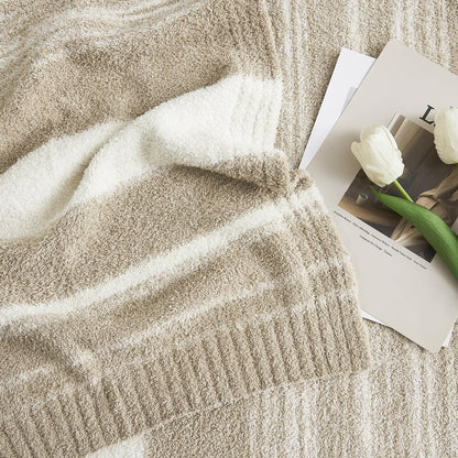 Cozy Checkered Throw Blanket