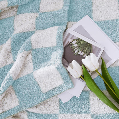 Cozy Checkered Throw Blanket